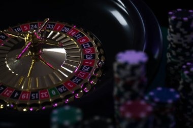 luber mobile app home screen showing Liga 1 fixtures and live casino tables